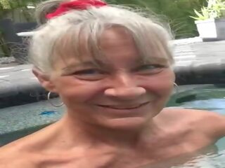 Zboczeniec babcia leilani w the basen, darmowe brudne wideo 69 | xhamster