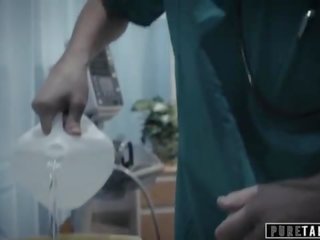 Pure tabu perv mistrz daje nastolatka pacjent wagina egzamin