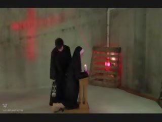 Скастрена монахиня филм